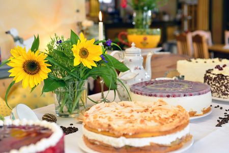 Tortenauswahl im Landcafé Neubokel